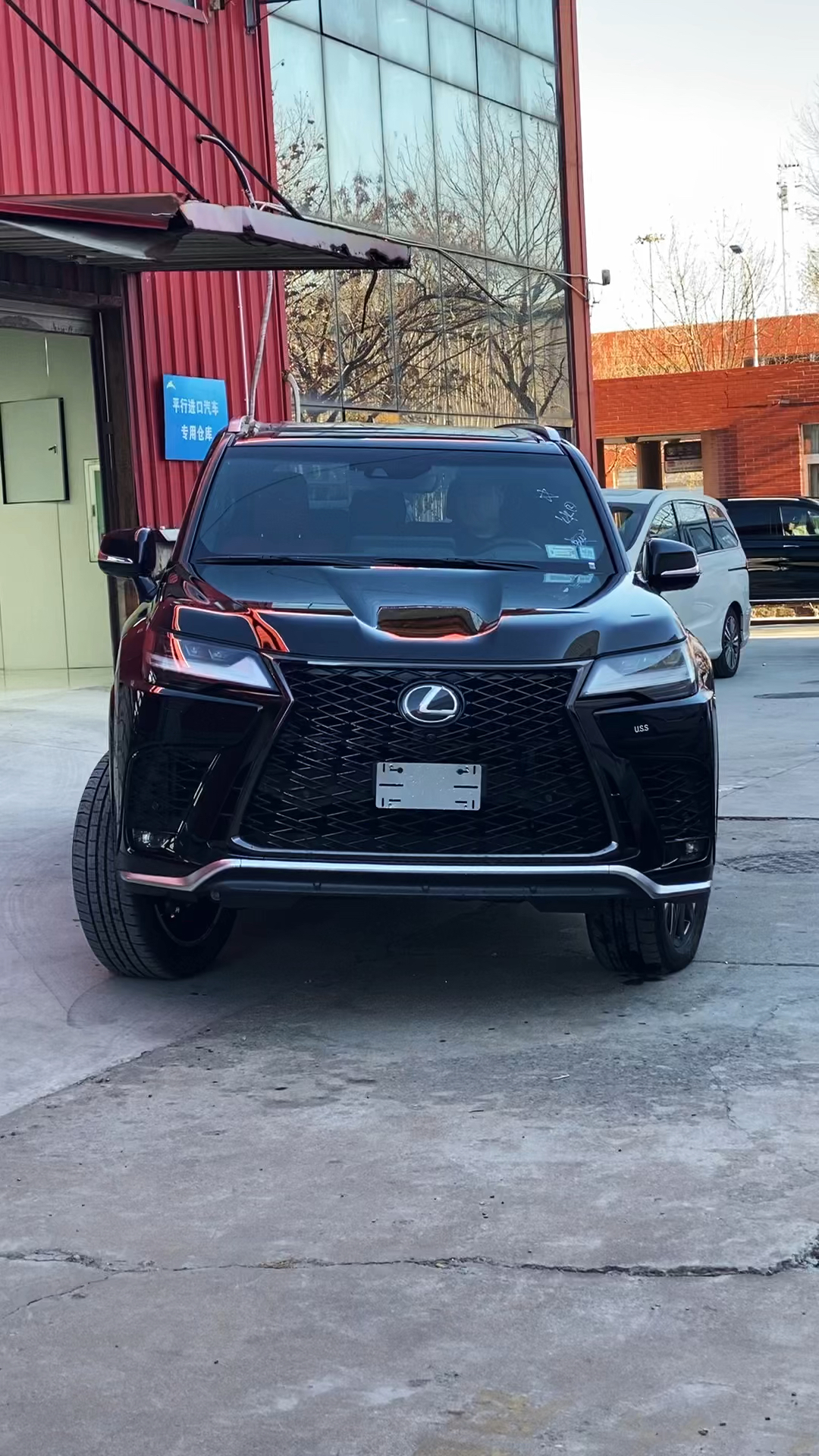 现购雷克萨斯LX加版让利43万 欢迎试乘试驾