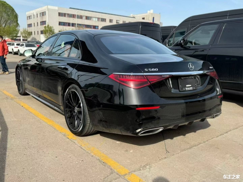 成都平行进口奔驰S级加版平价销售129万起 欢迎试乘试驾