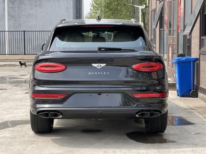 2024款宾利添越改款换代无法用惯性思维欣赏