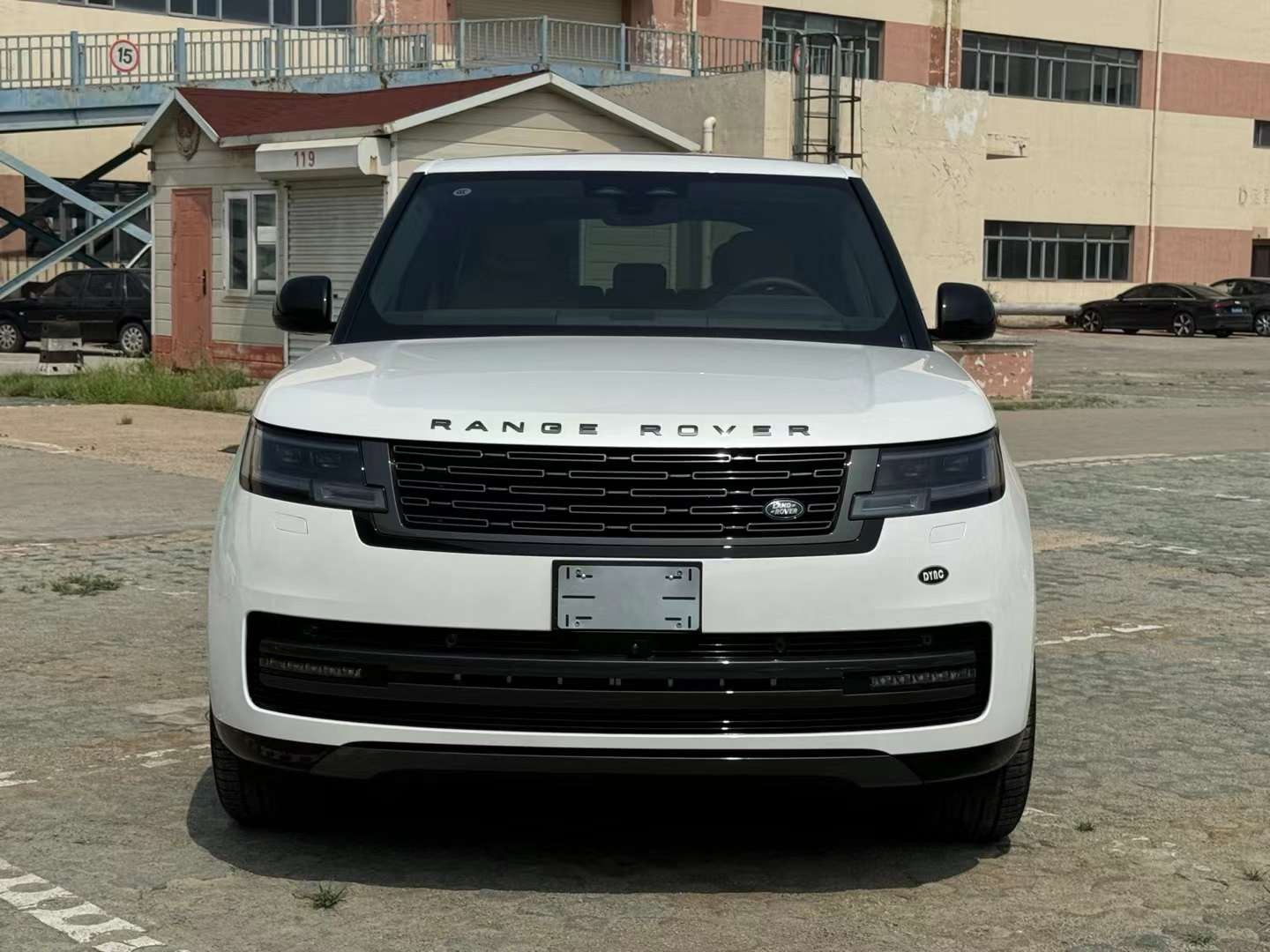 路虎揽胜新款价格优惠20万 欢迎试乘试驾