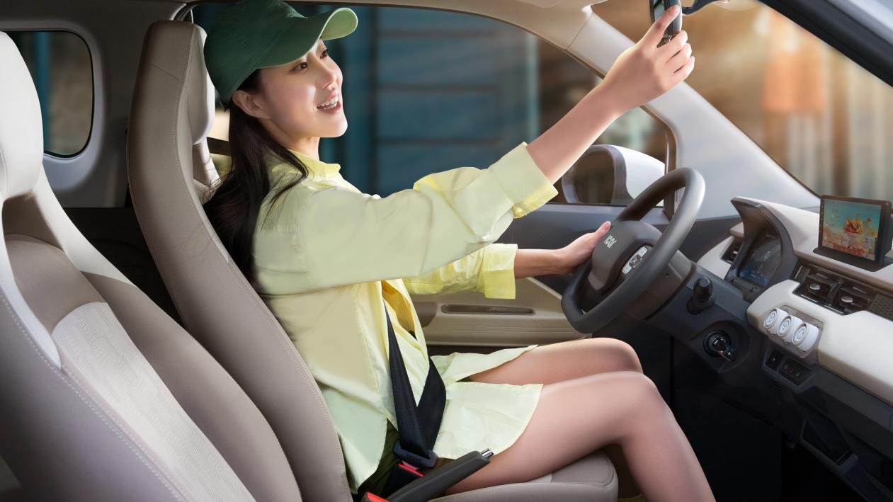 全新QQ3与全新冰淇淋亮相广州车展