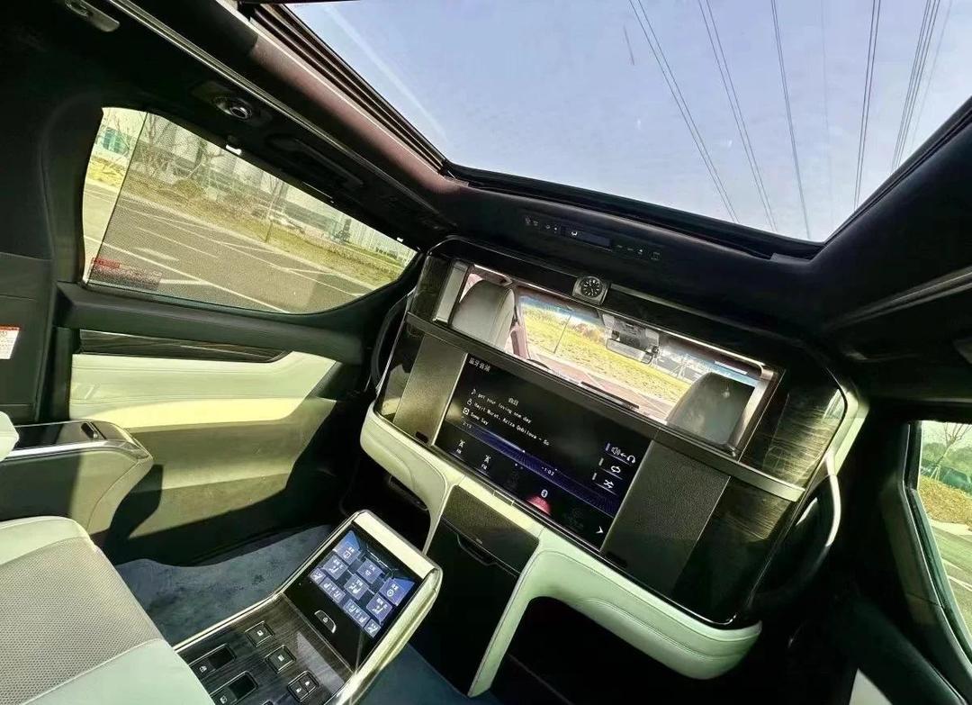 成都平行进口雷克萨斯LM亚洲版让利直降31万 欢迎上门试驾