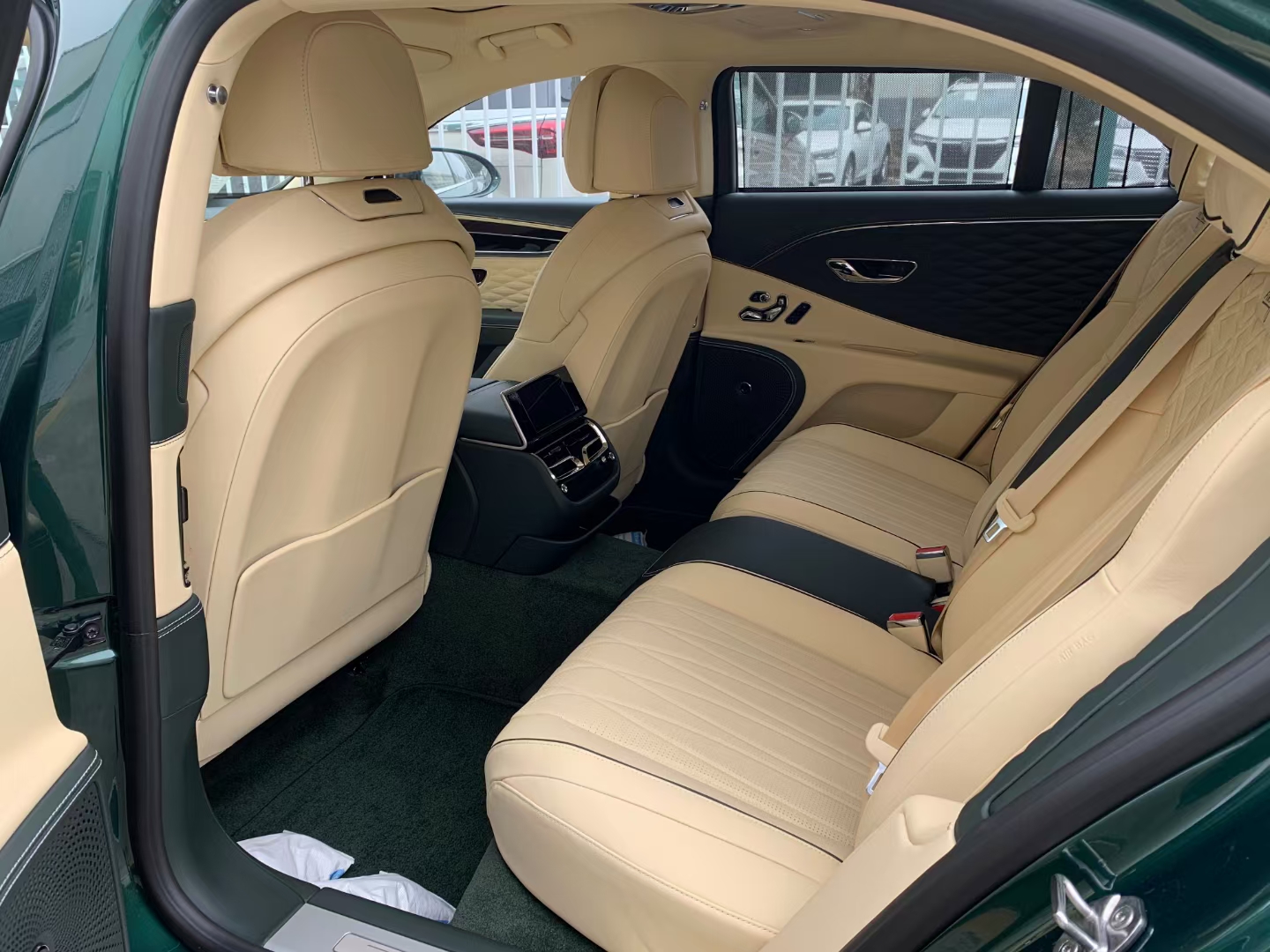 成都飞驰热销中 店内让利达28万元