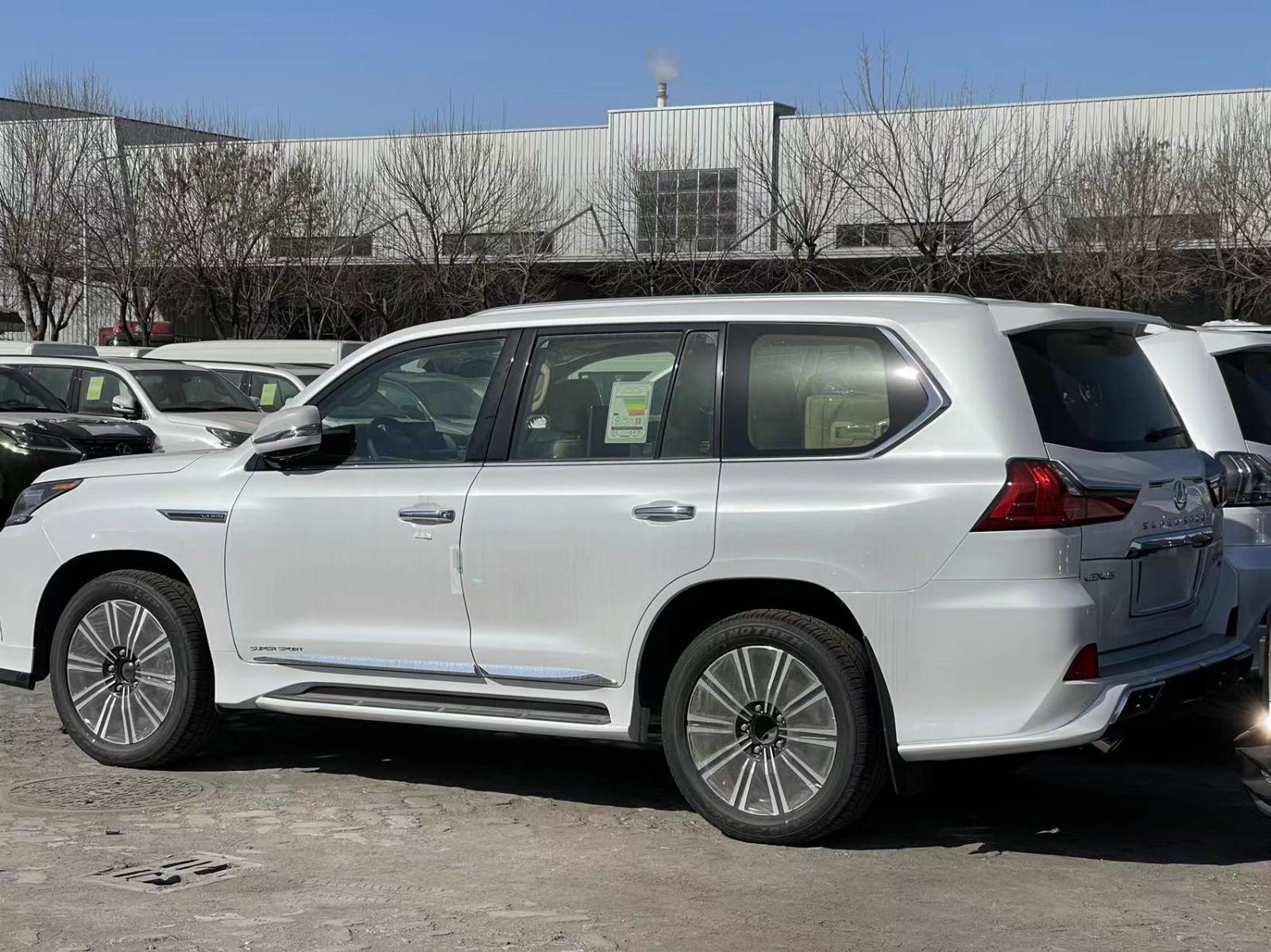 2024款雷克萨斯LX570中东S现车 175万起售 全国可分期