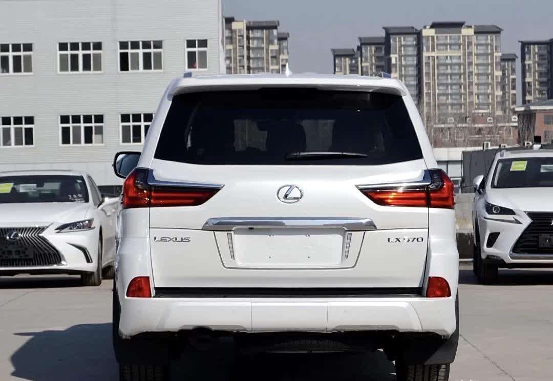 2024款雷克萨斯LX570中东S现车 175万起售 全国可分期