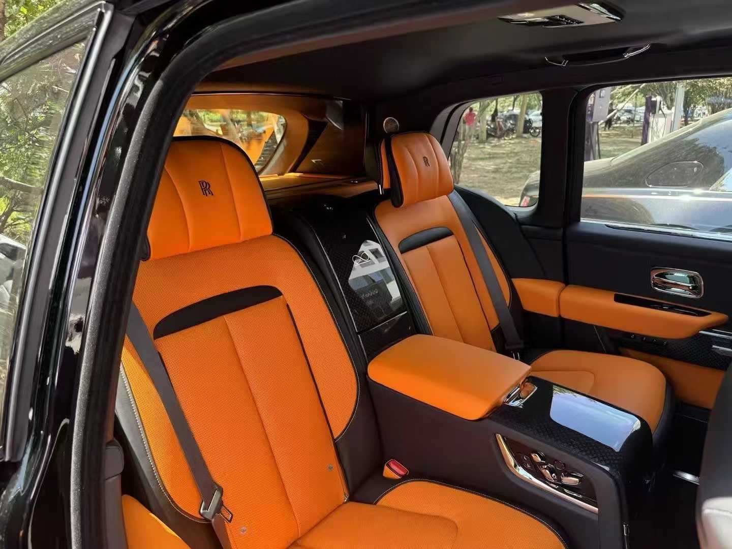 购库里南享150万优惠 欢迎试乘试驾