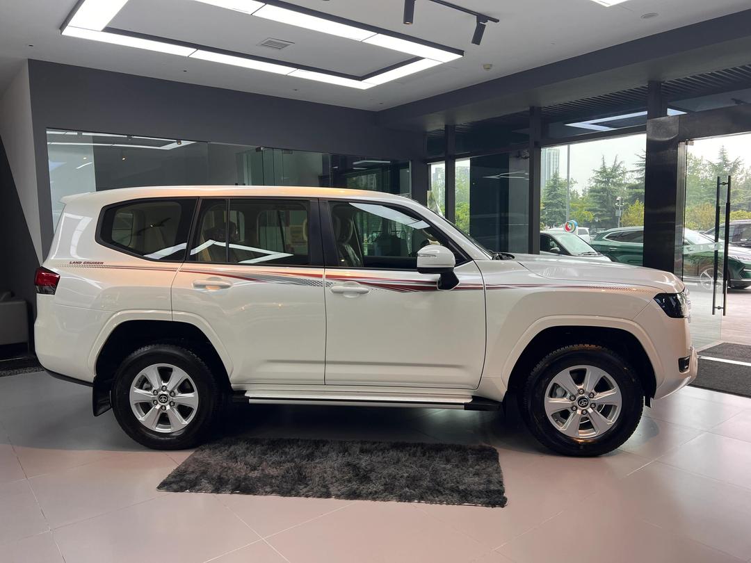 2023款丰田酷路泽FJ4.0中东版国六60万起
