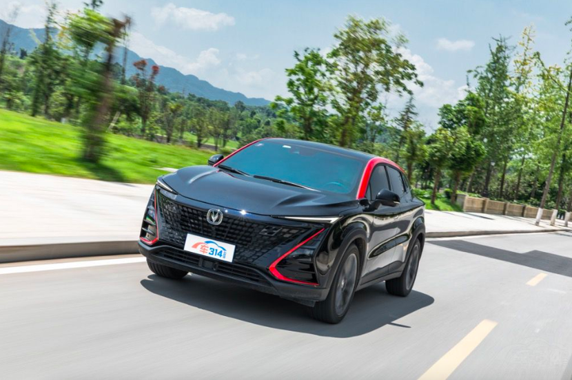 成都飞驰促销251万起 直降30.5万