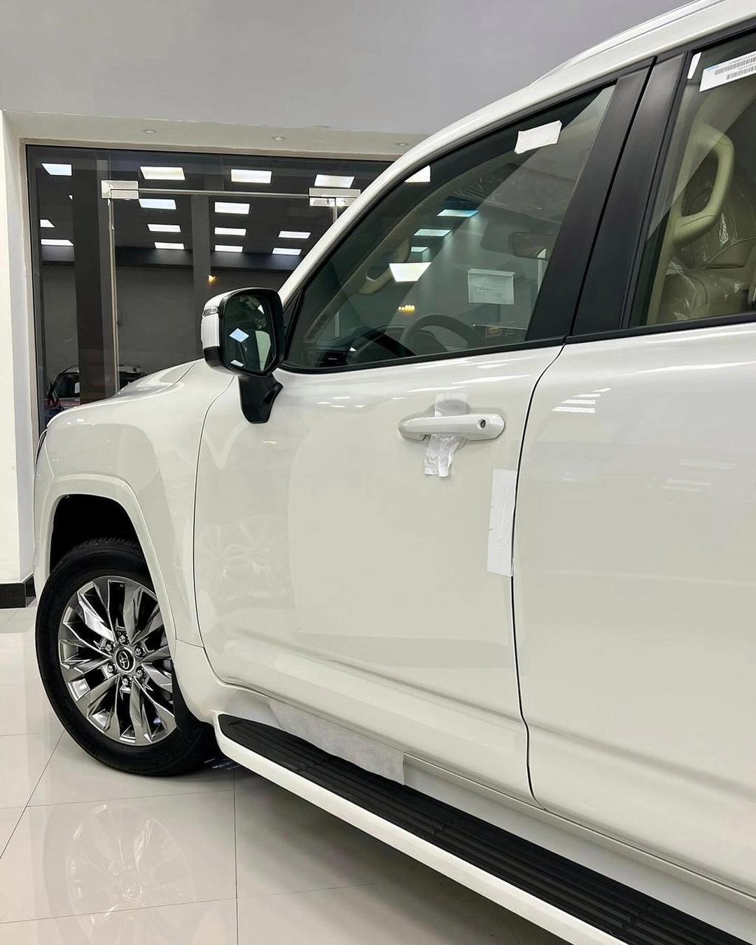 2024款丰田酷路泽3500GR运动版颜色多报价