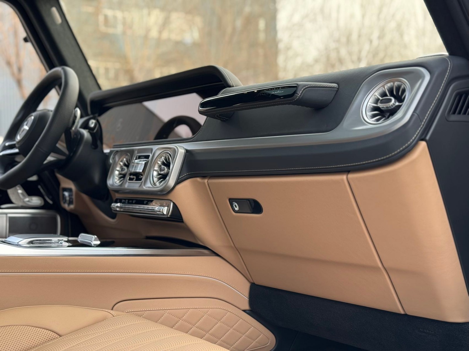 2024款奔驰G550现车报价 气场很强时尚风格 售全国