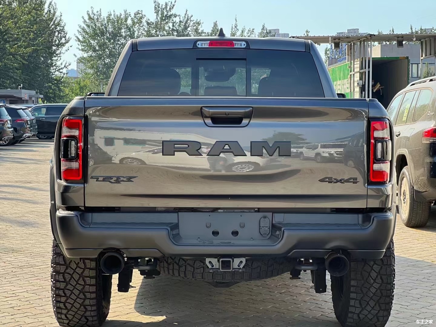 道奇公羊霸王龙霸气登场全新现车特惠价 颜色好看