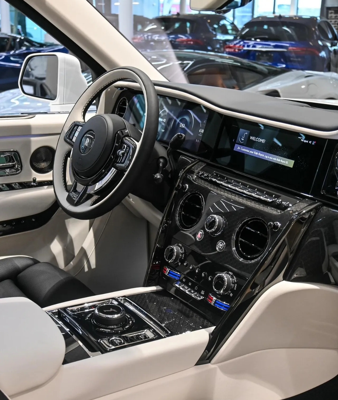 劳斯莱斯库里南价格最低626万起售 直降70万