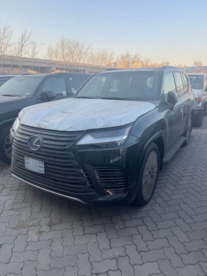 成都雷克萨斯LX墨版最高降1万 仅179万可入手