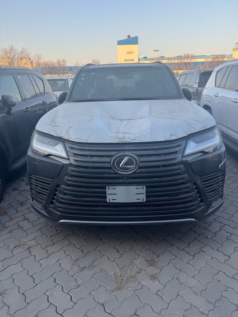 成都雷克萨斯LX墨版最高降1万 仅179万可入手